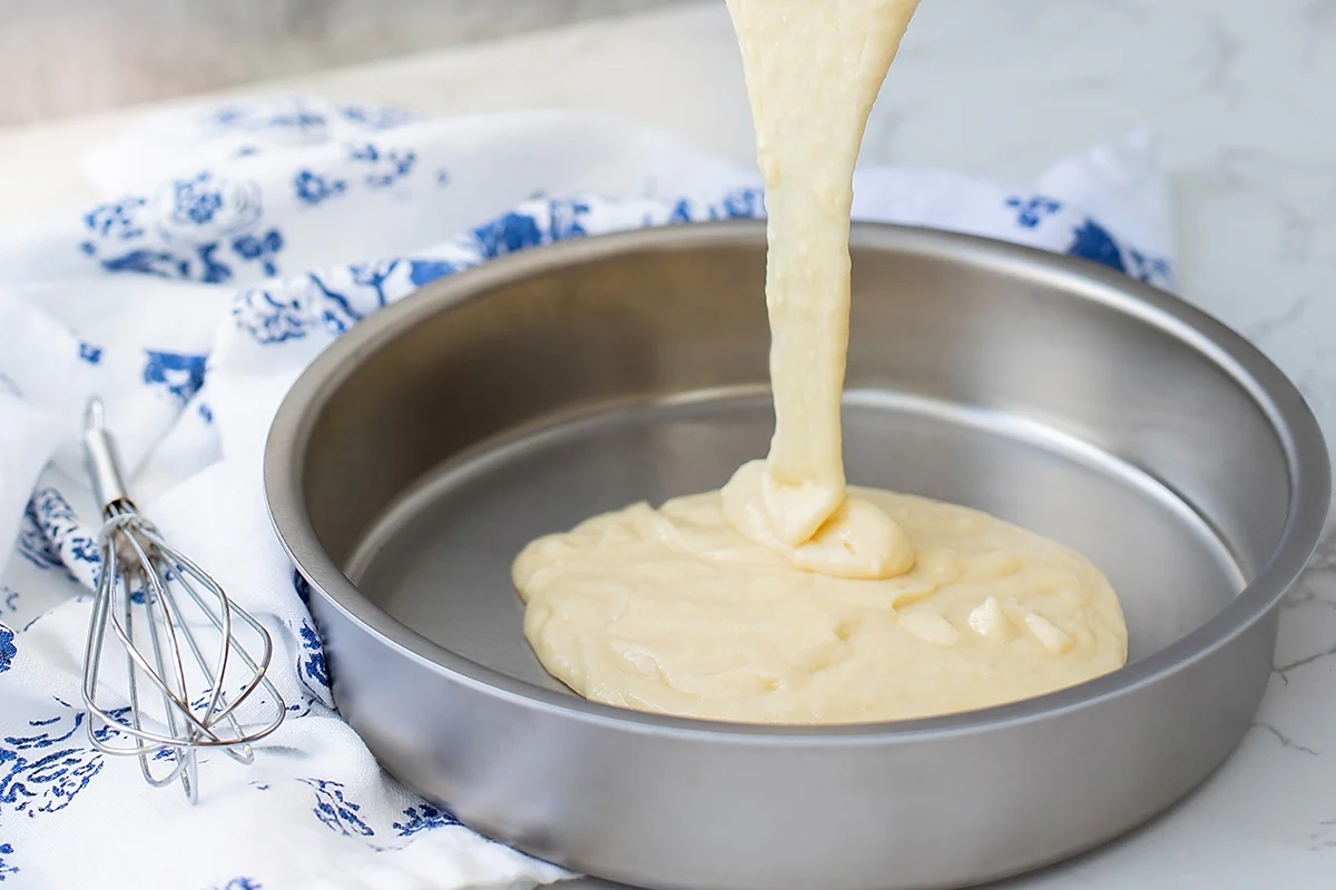 9" Round Cake Pan with No Handles - Image 3