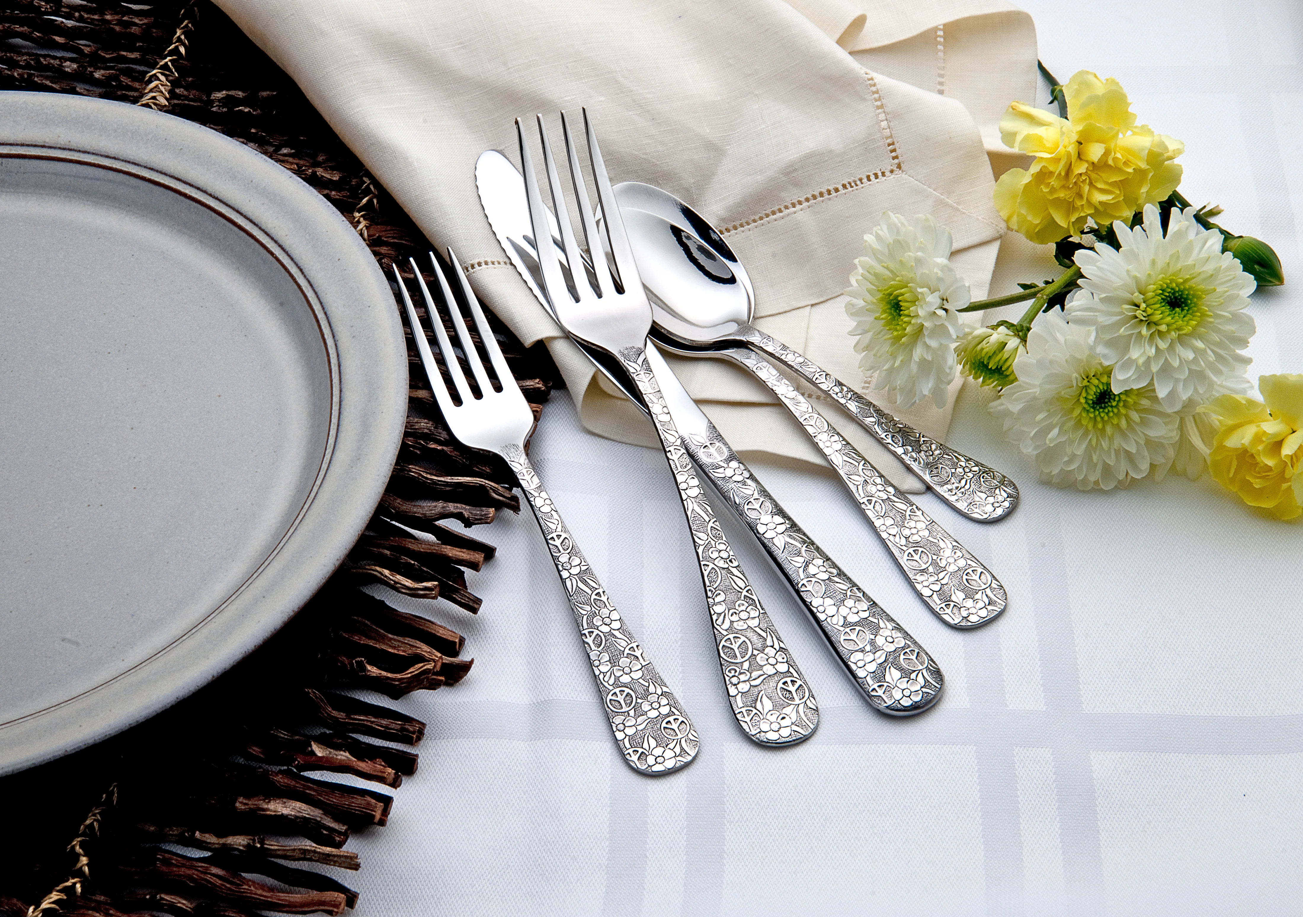 Woodstock- 65 Piece Set - Image 4